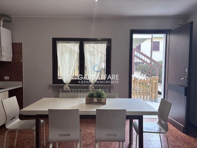 SIRMIONE COLOMBARE OTTIMA VILLETTA TRILOCALE CON PISCINA. - Foto 7