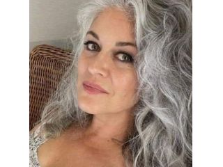 Massaggi - benessere Sassari - Massaggiatrice professionista signora elegante Tel:3510050457