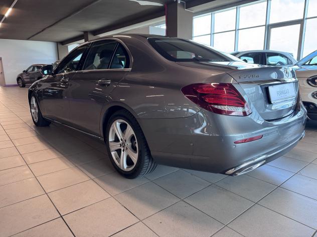 Mercedes-Benz Classe E E220d Auto Business Sport - Foto 4