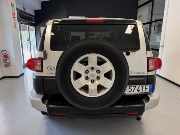 TOYOTA FJ Cruiser 2 WD rif. 24063381 - Foto 6