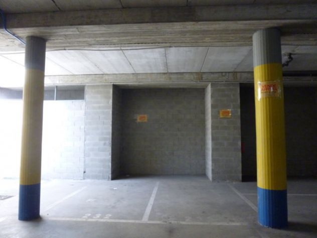 Posto auto, furgone, moto in affitto - Foto 5