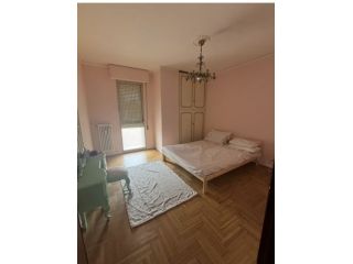 Camera singola luminosa in centro a Treviso – ampio appartamento con terrazzo