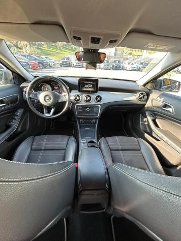 Mercedes-Benz GLA GLA 180 d Automatic Premium - Foto 5
