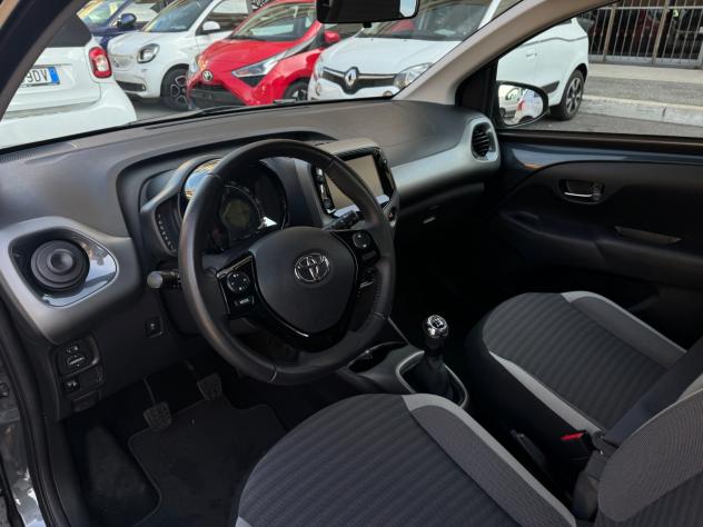 Toyota Aygo Connect 1.0 VVT-i 72 CV 5 porte x-play LED NAVI KAMERA PDC CERCHI 16 - Foto 8