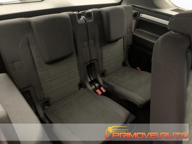 VOLKSWAGEN Touran 2.0 TDI 150 CV SCR DSG Comfortline BlueMotion Tech rif. 19035051 - Foto 5