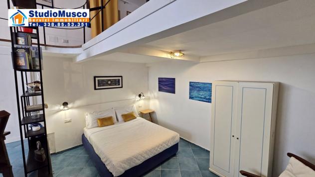 StudioMusco vende a Capri, su via Marina Grande, appartamento su due livelli. - Foto 12
