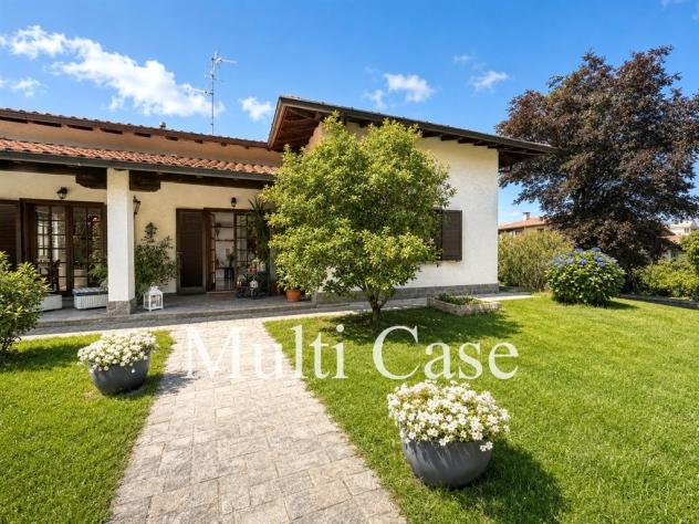 ESCLUSIVA VILLA SINGOLA CON PARCO PRIVATO DI OLTRE 2.100 MQ – CISLAGO (VA) - Foto 5