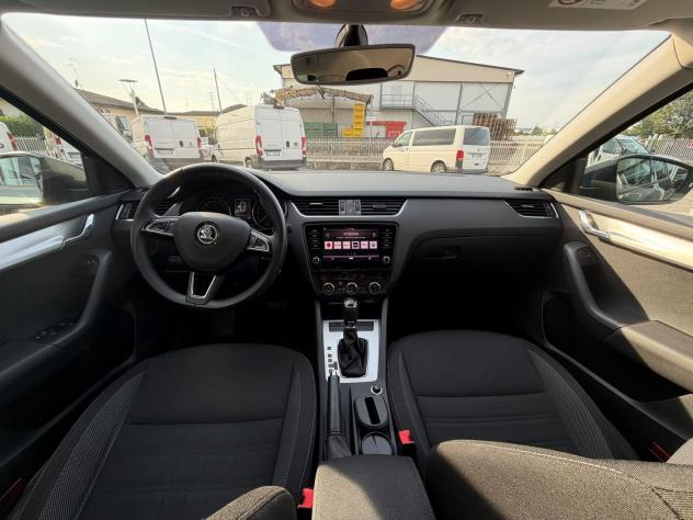Škoda Octavia 2.0 TDI CR DSG Executive - Foto 7