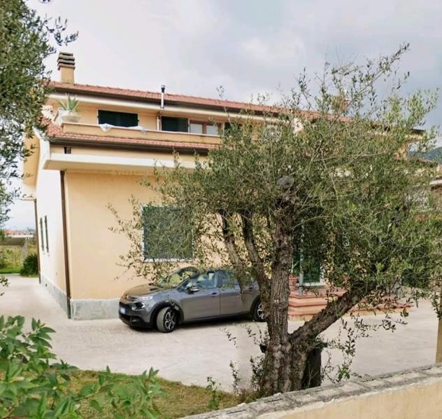 Villa in vendita a Avenza - Carrara 220 mq Rif: 1287043