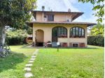 Villa in vendita a Vittoria Apuana - Forte dei Marmi 250 mq  Rif: 1332942