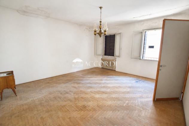 CASA INDIPENDENTE di 7 vani e di 328 mq (MONTEBELLUNA) rif. PE8 - Foto 15