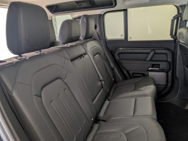 LAND ROVER Defender 110 3.0D I6 250 CV AWD Auto S rif. 23917591 - Foto 10
