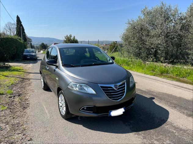 Lancia Ypsilon 0.9 TwinAir 85 CV 5 porte Metano Ecochic Silver - Foto 4