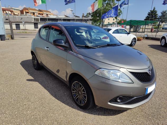 Lancia Ypsilon 1.0 FireFly 5 porte S&S Hybrid Ecochic Gold - Foto 3