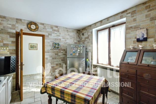 Villa di 355 m² con più di 5 locali e box auto in vendita a Biandronno - Foto 15