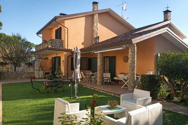 Villetta bifamiliare in vendita a Castell'anselmo - Collesalvetti 260 mq Rif: 1455098