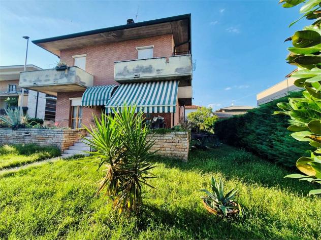 V005521 - QUADRILOCALE IN BIFAMILIARE CON TAVERNA E GIARDINO !!! - Foto 4