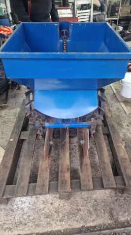 PIANTAPATATE TRAINATO PER MOTOCOLTIVATORE CON EROGATORE PER CONCIME - Foto 2
