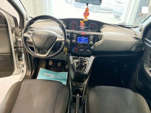 Lancia Ypsilon 1.2 69 CV Gold - Foto 8