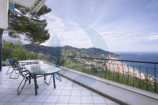 Alassio, villa trifamiliare con stupenda vista di tutto il golfo. - Foto 19