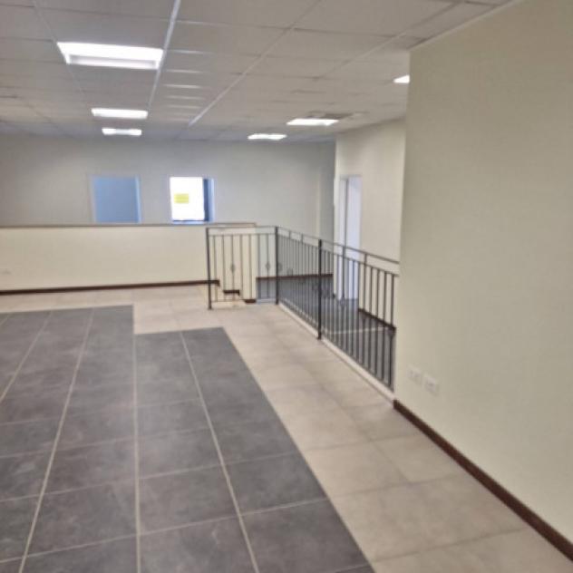 Immobile di 256 m² con più di 5 locali in affitto a Sassuolo
