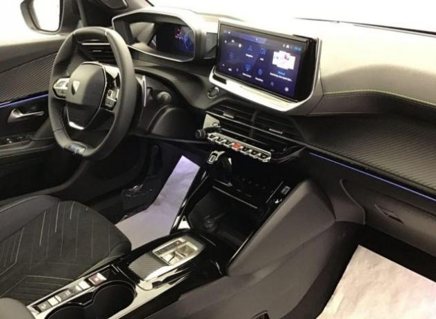 PEUGEOT 2008 Hybrid 145 e-DCS6 GT rif. 23397133 - Foto 9