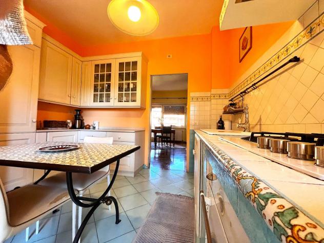 APPARTAMENTO di 3 vani e di 100 mq (ROMA) rif. ROMA 440 - Foto 4