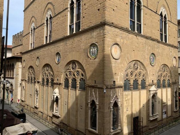 APPARTAMENTO di 7 vani e di 185 mq (FIRENZE) rif. A26/715