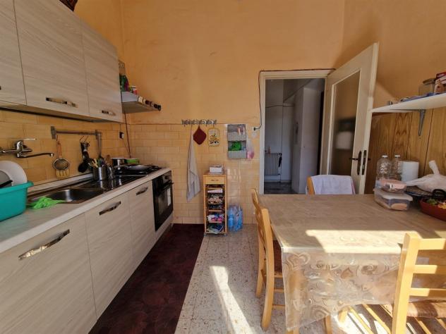 AMPIO TRILOCALE CON TERRAZZO - Foto 5