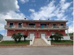 Locale di 350 mq c.a. con 4 vetrine