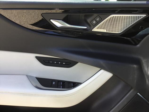 Jaguar XE 2.0 D 204 CV aut. Black Edition - Foto 7