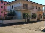 Lauropoli: Villa in zona residenziale e tranquilla con ampio giardino