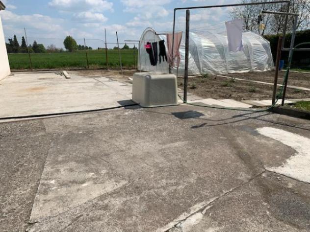 Casa indipendente di 100 m² con più di 5 locali e box auto in vendita a Cavezzo - Foto 6