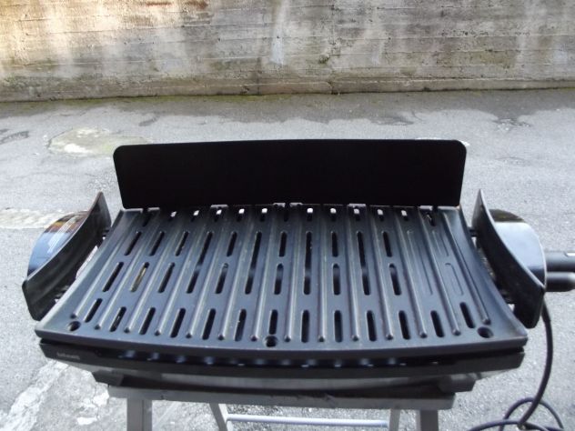 BARBECUE PORTATILE MARCA BIFINETT 1800 WATT USATO POCHE VOLTE