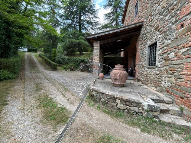 CASALE di 16 vani e di 485 mq (FIGLINE E INCISA VALDARNO) rif. V-2361 - Foto 5