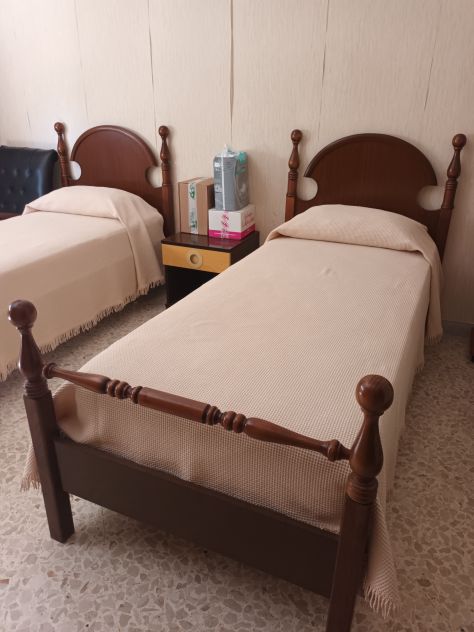 2 Strutture letto singole in legno stile classico – solo struttura - Foto 5