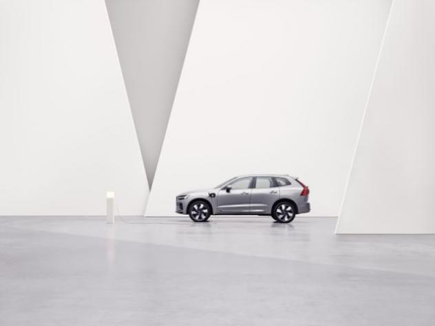 VOLVO XC60 T6 Plug-in hybrid AWD automatico Ultra Black Edit rif. 23759766