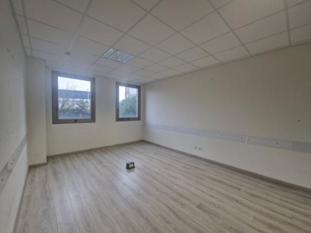 Immobile di 2463 m² con più di 5 locali in vendita a Baranzate - Foto 10