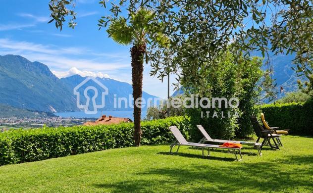UNA FINESTRA SUL GARDA, IMMERSA NEL VERDE - Foto 17