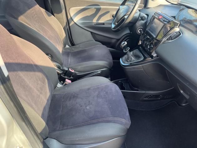 Lancia Ypsilon 0.9 TwinAir 85 CV 5 porte Metano Ecochic Silver - Foto 10