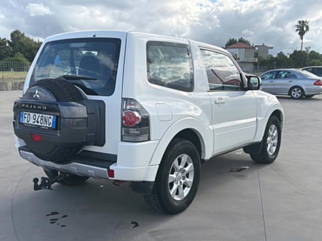 Mitsubishi Pajero 3.2 DI-D 16V aut. 3p. Intense DPF IVA ESPOSTA - Foto 8