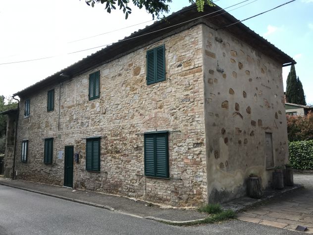 PALAZZINA RESIDENZIALE INDIPENDENTE NELLE CAMPAGNE TOSCANE