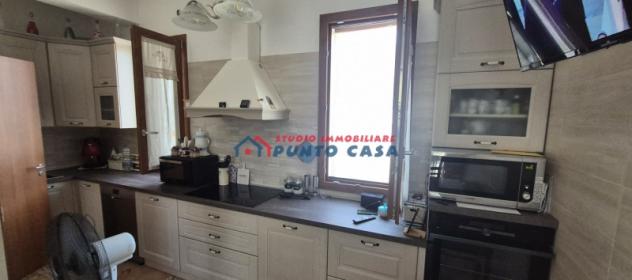 CROCEVIE – Soluzione indipendente su due elevazioni P.T. + 1°P. – 140mq ca. + spazio esterno + 2.000mq ca. di terreno – 4 vani + acc. + terrazzi. Otti - Foto 7