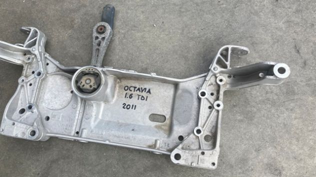 Culla motore Skoda Octavia 1.6TDI 4x4 del 2011 (1K0199369G) - Foto 3