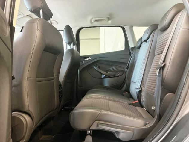Ford Kuga 1.5 TDCi 120 CV S&S Powershift Titanium - Foto 7