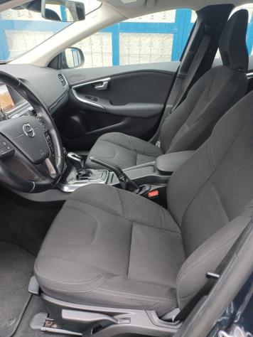Volvo V40 D3 Geartronic Momentum ANNO 2017 - Foto 8