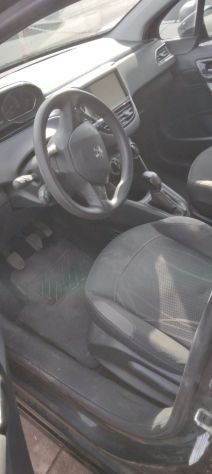 Peugeot 208 1.0 Benzina con 95000km unica proprietaria - Foto 2