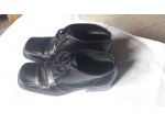 Scarpe nere con lacci Modello da donna