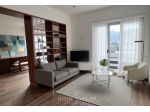 Appartamento di 140 m² con 5 locali e box auto in vendita a Como