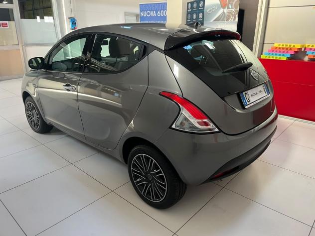 Lancia Ypsilon Ypsilon 1.0 firefly hybrid SILVER PLUS s&s 70cv - Foto 6